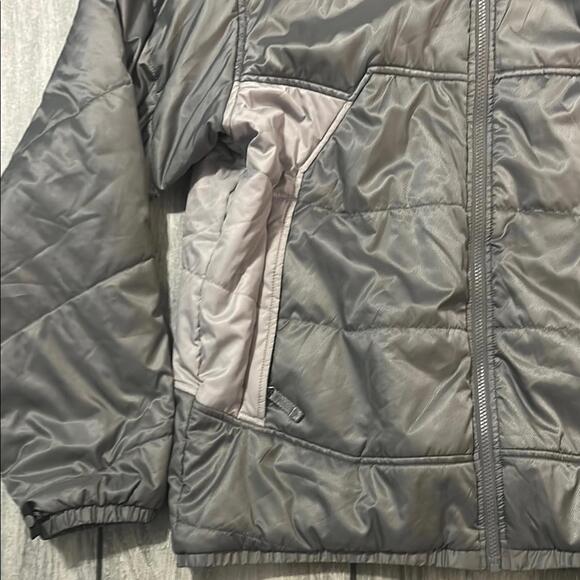 The North Face Men's Quilted Puffer Jacket - Picture 6 of 13